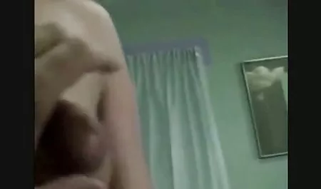 Đẹp phim sec khong che hay brunette làm việc ngoài một lỗ