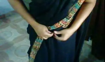 Tuyệt vời hậu môn điếm được cao và tiếng rên rỉ khi cô ấy được fucked cứng qua một lớn tinh ranh trong cô ấy ripped đít phim sec manh khong che