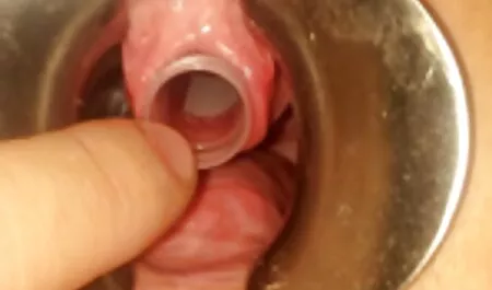 Vào ban đêm tại khách sạn, họ làm tôi bối rối và đưa tôi vào một căn phòng nơi một cô gái trẻ xinh đẹp với một cái lồn ngọt ngào đang ngủ. phim sec dit nhau khong che