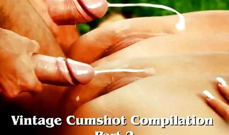 Trong một trò chơi khiêu dâm mới với thực tế ảo, anh chàng chỉ quản lý để lai tạo một cô con gái tuyệt đẹp với một bà mẹ cho một cuộc hoan ái tuyệt vời, trong đó anh ta đụ cả hai mạnh vào những con trai cạo trọc đầu và hút hết tinh trùng trắng sec kg che vào miệng họ chỉ từ lần thứ ba