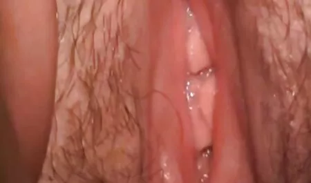Một người mẹ tóc đen với bộ ngực to đã mơ về quan hệ tình dục với một người đàn ông da đen từ khi còn trẻ và khi điều đó được cho là ﻿sec khong che xảy ra thì cô ấy đã rất lo lắng, nhưng anh chàng nhận ra điều này và khiến cô ấy bình tĩnh lại với con cặc của anh ta trong miệng và sau đó đụ cô ấy một cách tàn bạo âm hộ vẫn còn đầy đặn