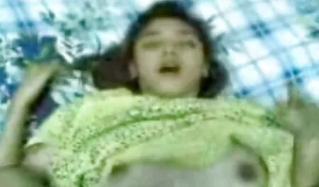 A busty milf mang đến một con chó tuyệt vời cho con gái riêng của cô ấy để cô ấy thực phim sec nguoi khong lo sự cảm thấy như một người phụ nữ với anh ta và sắp xếp một nhóm quan hệ tình dục trong đó một anh chàng địt cả hai người đẹp