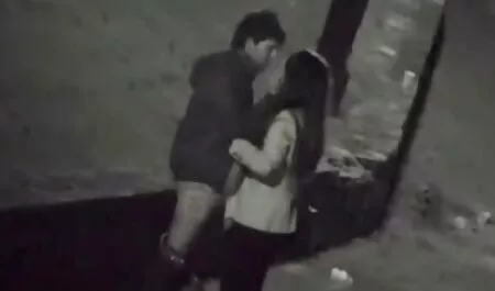 Shketka đến thăm bạn của cô ấy và cô ấy không có ở nhà, nhưng cha mẹ phim sec kg che cô ấy đã yêu cầu cô ấy ở lại và người cha vô độ trước khi quan hệ tình dục đã quyến rũ cô gái trẻ và họ cùng với cô ấy và mẹ cô ấy đã dàn dựng một nhóm điên loạn.