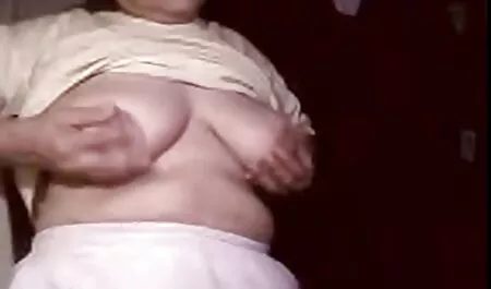 Một người đàn ông đã cư xử tồi tệ tại một lễ hội bia đã đổ bia vào những cô hầu gái nổi tiếng và nhìn vào dưới váy của họ và các cô gái không thể chịu đựng được và kéo quần của anh ta ra và ngay khi họ nhìn thấy con cặc to lớn của anh ta, phim sec moi khong che họ lập tức tha thứ cho anh ta và sắp xếp một nhóm cuồng nhiệt tình dục.