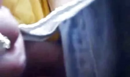 Trong một bộ phim nhại lại fim sec khong che khiêu dâm của Fortnite (FORTNITE), một phụ nữ ngực khủng với sự quyến rũ của mình đã xé xác đối thủ đầu tiên và quyến rũ và đụ người thứ hai, cô ấy đã đột nhập vào nhà lãnh đạo nhờ cái lồn làm việc của mình