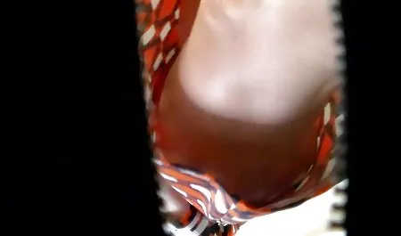 Trẻ scumbag spanks một lớn titted clip sec khong che bà nội trợ
