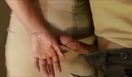 Một tuyệt fim sec khong che đẹp trưởng thành mẹ với lớn tits hút off một dương vật với khoái cảm và chị nóng trong cô ấy nhà bếp với một người yêu trẻ