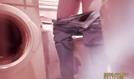 Gầy nhỏ tóc vàng cô gái với chặt chẽ mông lỗ và anh sec ko che khỏe mạnh người với một lớn vòi nước cứng hậu môn mông làm tình