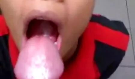 Đi dạo phim sec k với các cô gái trong lớp thành phố