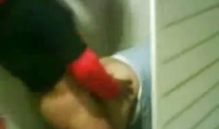 Bữa phm sec khong che tiệc theo phong cách rockabilly và ngon ngọt gangbang với sự trao đổi của bạn tình trong quan hệ tình dục của hai cặp vợ chồng trẻ, khiêu dâm swingers nhẹ nhàng