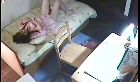 Sau một buổi tập luyện tốt, mông và cặp vú tự nhiên của cô gái tóc nâu được bao phủ bởi những giọt mồ hôi phim sec k nhỏ và điều này khiến cô ấy bật lên, anh ta cởi quần đùi của cô ấy ra và ngoáy vào cặp mông to lớn của cô ấy và sau đó đặt một lỗ hậu môn lên tinh ranh của cô ấy để thư giãn hoàn toàn