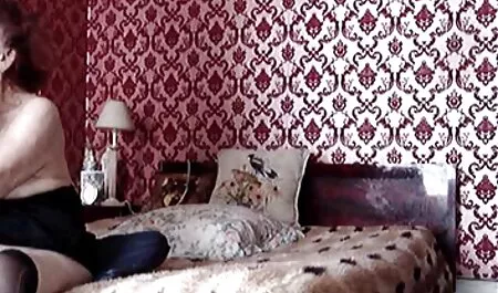 Một trẻ latina có đến cô ấy giàu tai phim sec khong che có của người bạn nhà và fucked anh ấy cứng bên hồ bơi, chân lan rộng