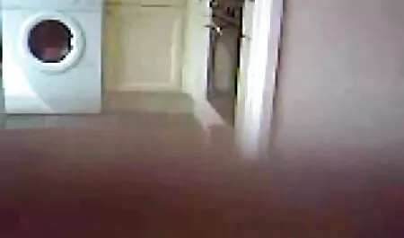 Gỗ mun copulate milf phim sec nguoi khong lo trong một màu tím lưới với một volley của cum trên mặt